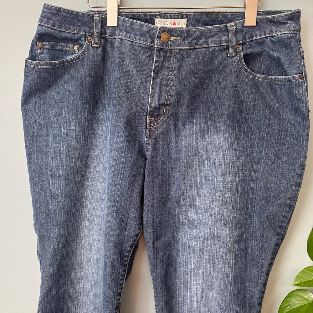 Fashion Bug Women's Boot Cut Jeans. Size 22W (actual 38x31) - Picture 4 of 10